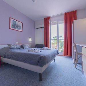 Chambre Économique Lit King-Size